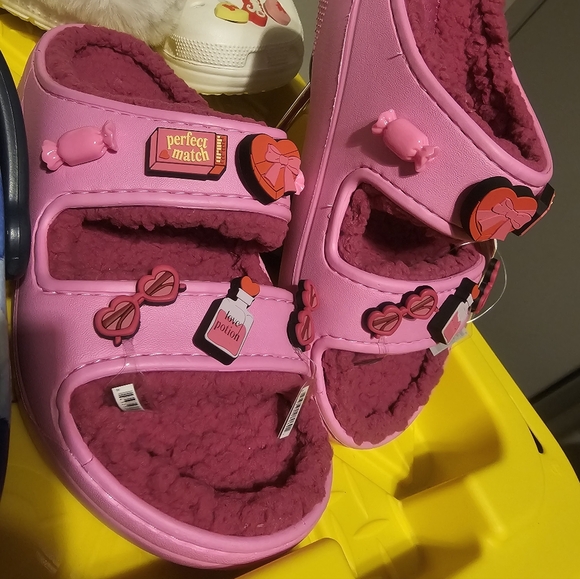 💕Cozy Comfort Crocs Classic Lined Clog in Rose Taffy (W6/M4)🌸 - Picture 4 of 10